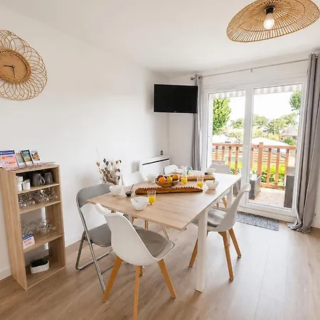 Apartment Confortable A 300 M De La Merville-Franceville-Plage