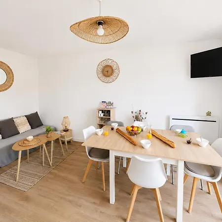 Apartment Confortable A 300 M De La Merville-Franceville-Plage